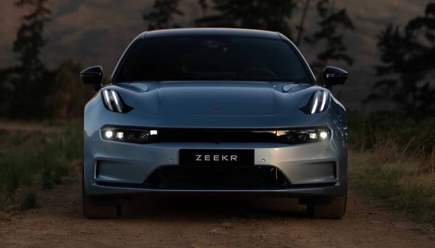 Zeekr 001 - Contexto Entorno Real Contexto Aparcado Exterior Frontal