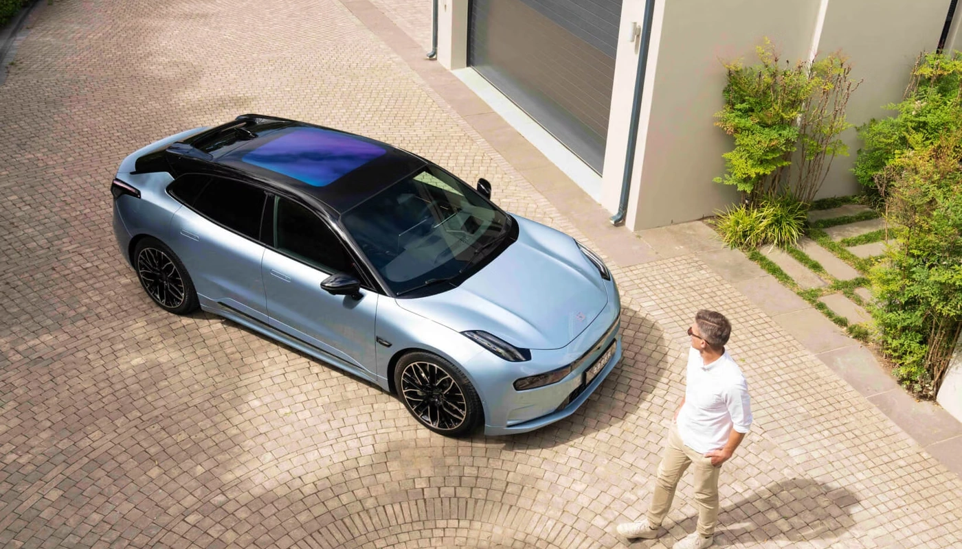 Zeekr 001 - Contexto Entorno Real Contexto Aparcado Exterior Frontal Derecha Exterior Lateral Derecha Exterior Superior