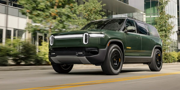 Rivian R1S Standard