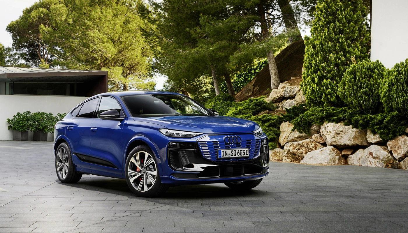 Audi Q6 Sportback E Tron Sq6 - Contexto Entorno Real Contexto Aparcado Exterior Frontal Izquierda Exterior Frontal Derecha