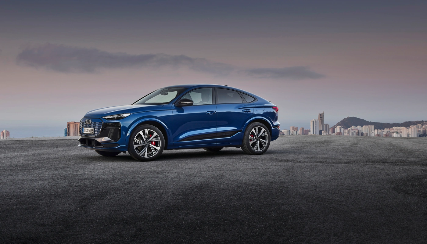 Audi Q6 Sportback E Tron Sq6 - Contexto Entorno Real Contexto Aparcado Exterior Lateral Izquierda