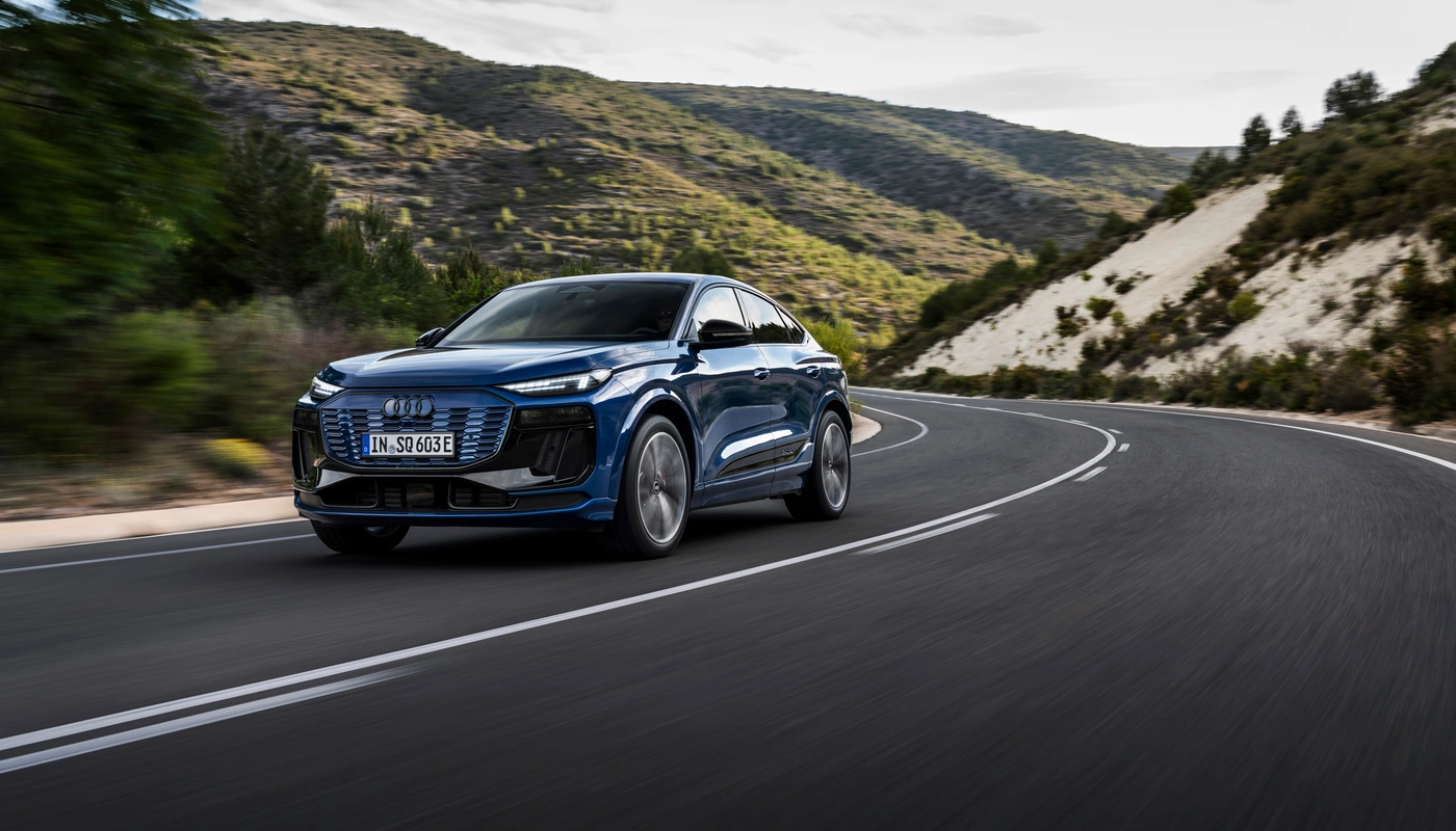 Audi Q6 Sportback E Tron Sq6 - Contexto Entorno Real Contexto Conduciendo Exterior Frontal Izquierda