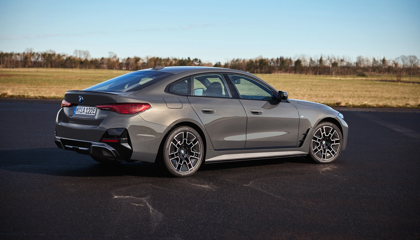 Bmw I4 Edrive40 - Contexto Entorno Real Contexto Aparcado Exterior Lateral Derecha