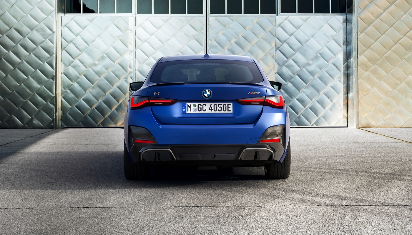 Bmw I4 M60 Xdrive - Contexto Aparcado Exterior Trasera