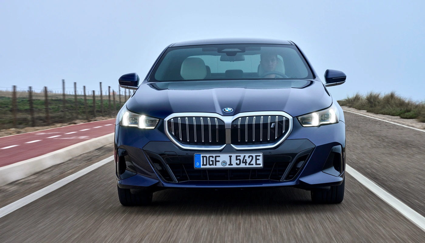 Bmw I5 Berlina Edrive40 - Contexto Entorno Real Contexto Conduciendo