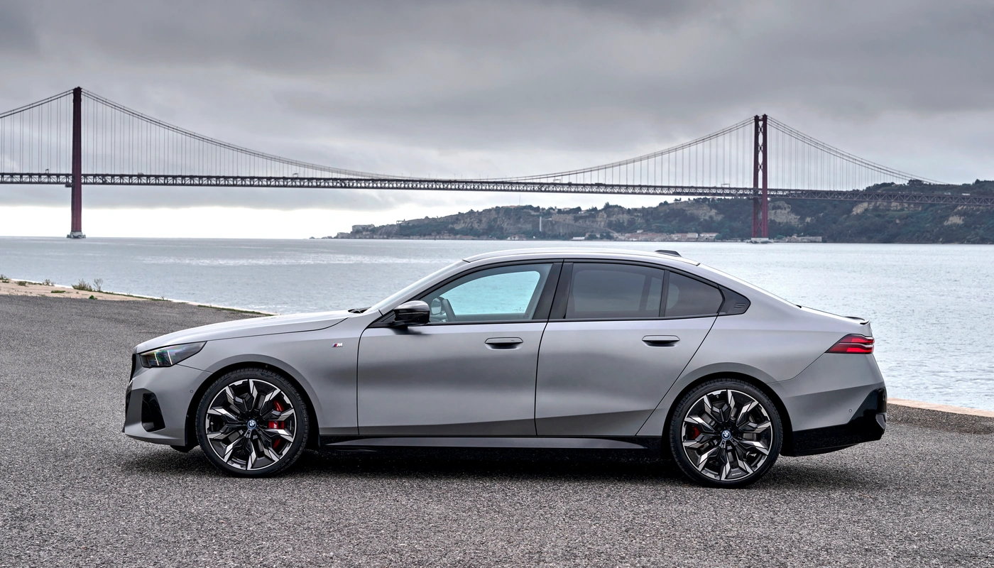 Bmw I5 Berlina M60 Xdrive - Contexto Aparcado Exterior Lateral Izquierda