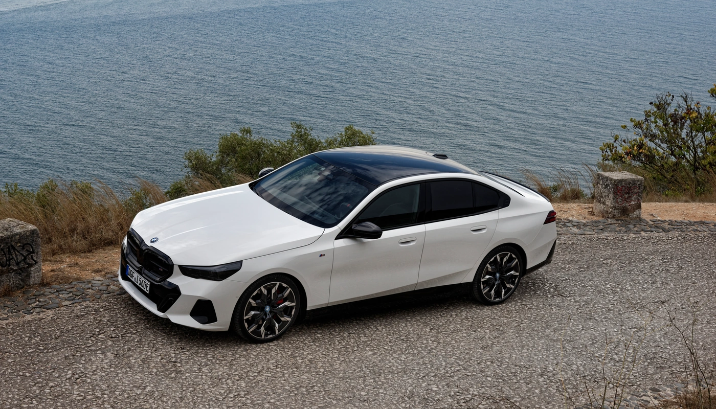 Bmw I5 Berlina M60 Xdrive - Contexto Entorno Real Contexto Aparcado Exterior Lateral Izquierda