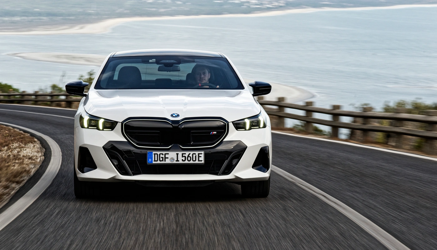 Bmw I5 Berlina M60 Xdrive - Contexto Entorno Real Contexto Conduciendo Exterior Frontal