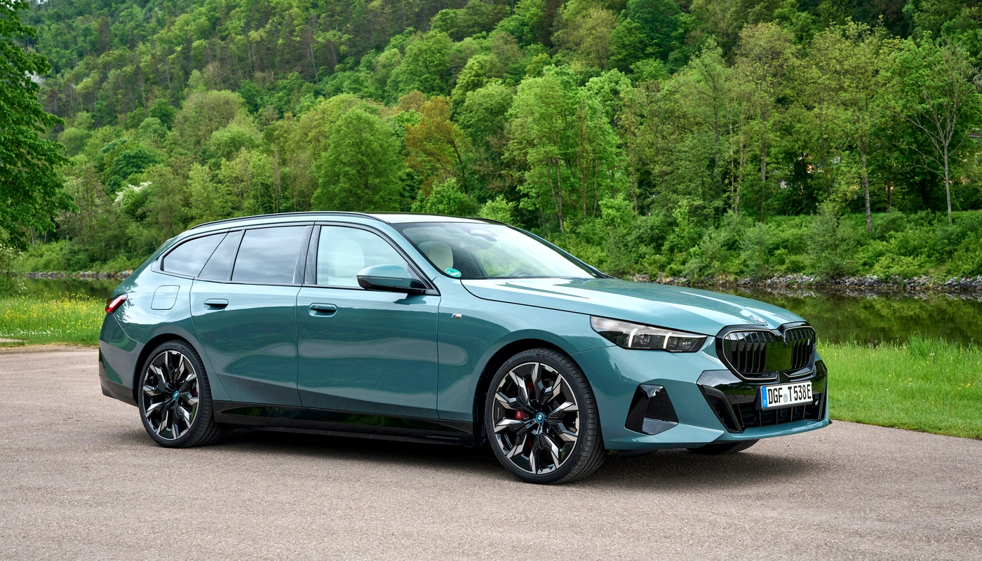 Bmw I5 Touring Edrive40 - Contexto Entorno Real Contexto Aparcado Exterior Lateral Derecha