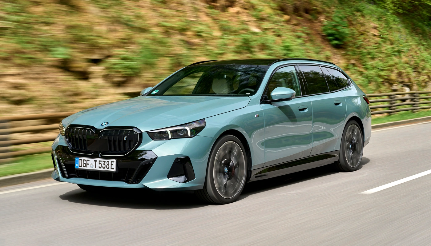 Bmw I5 Touring Edrive40 - Contexto Entorno Real Contexto Conduciendo Exterior Frontal Izquierda