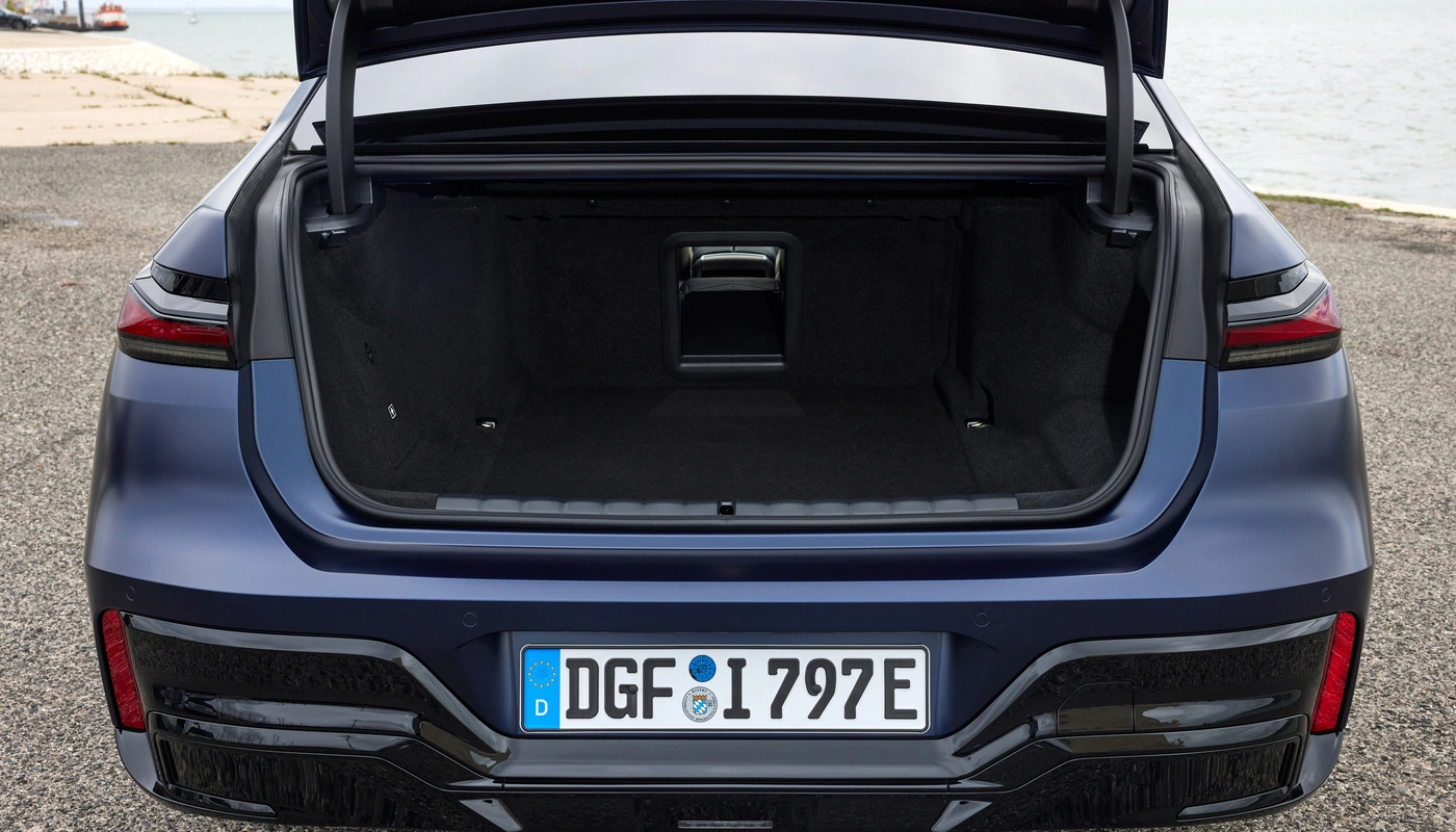 Bmw I7 M70 Xdrive - Almacenamiento Maletero