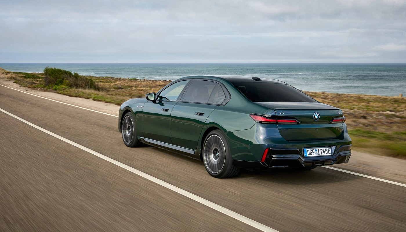 Bmw I7 M70 Xdrive - Contexto Entorno Real Contexto Conduciendo Exterior Trasera Derecha