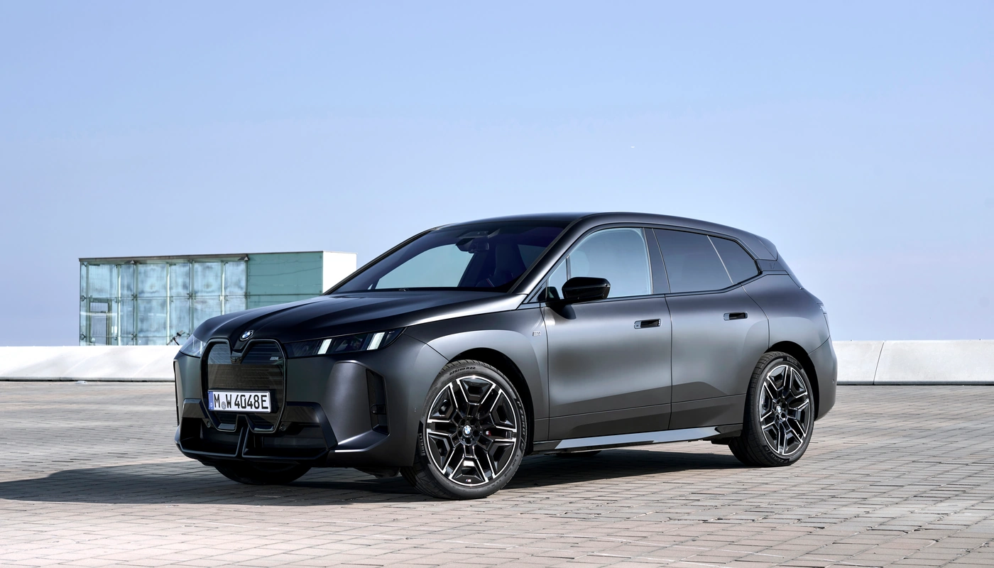 Bmw Ix M70 Xdrive - Contexto Entorno Real Contexto Aparcado Exterior Frontal Izquierda