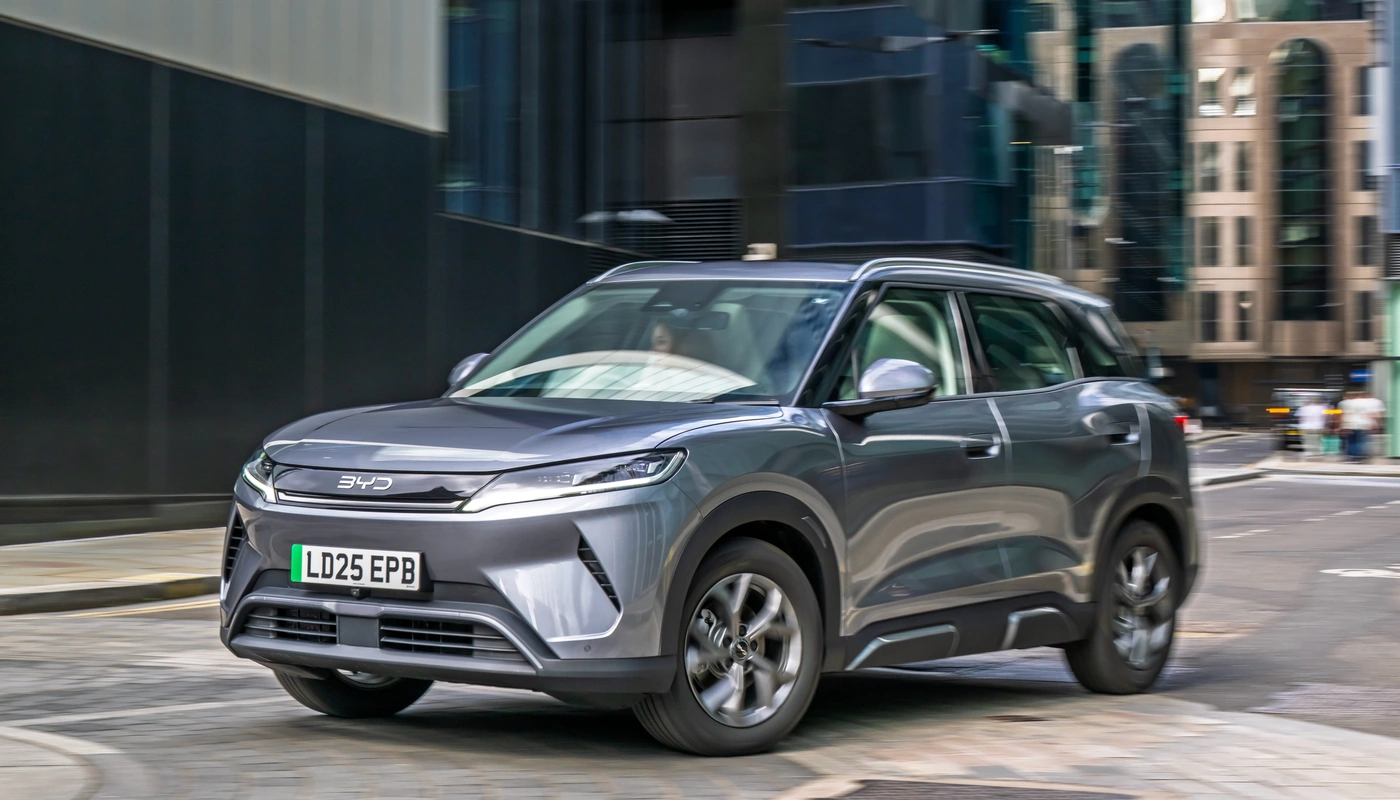 Byd Atto 2 Active - Contexto Entorno Real Contexto Aparcado Exterior Frontal Izquierda