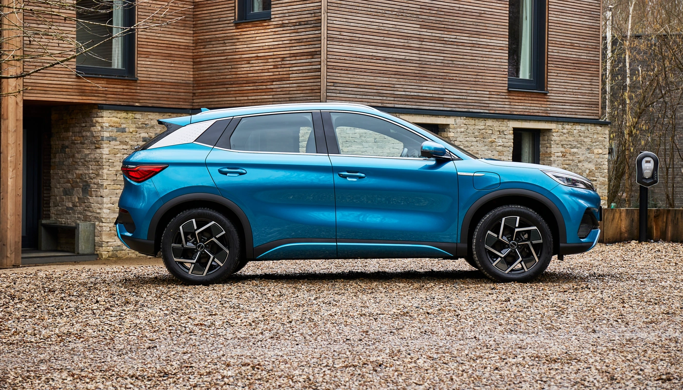 Byd Atto 3 Design - Contexto Entorno Real Contexto Aparcado Exterior Lateral Derecha