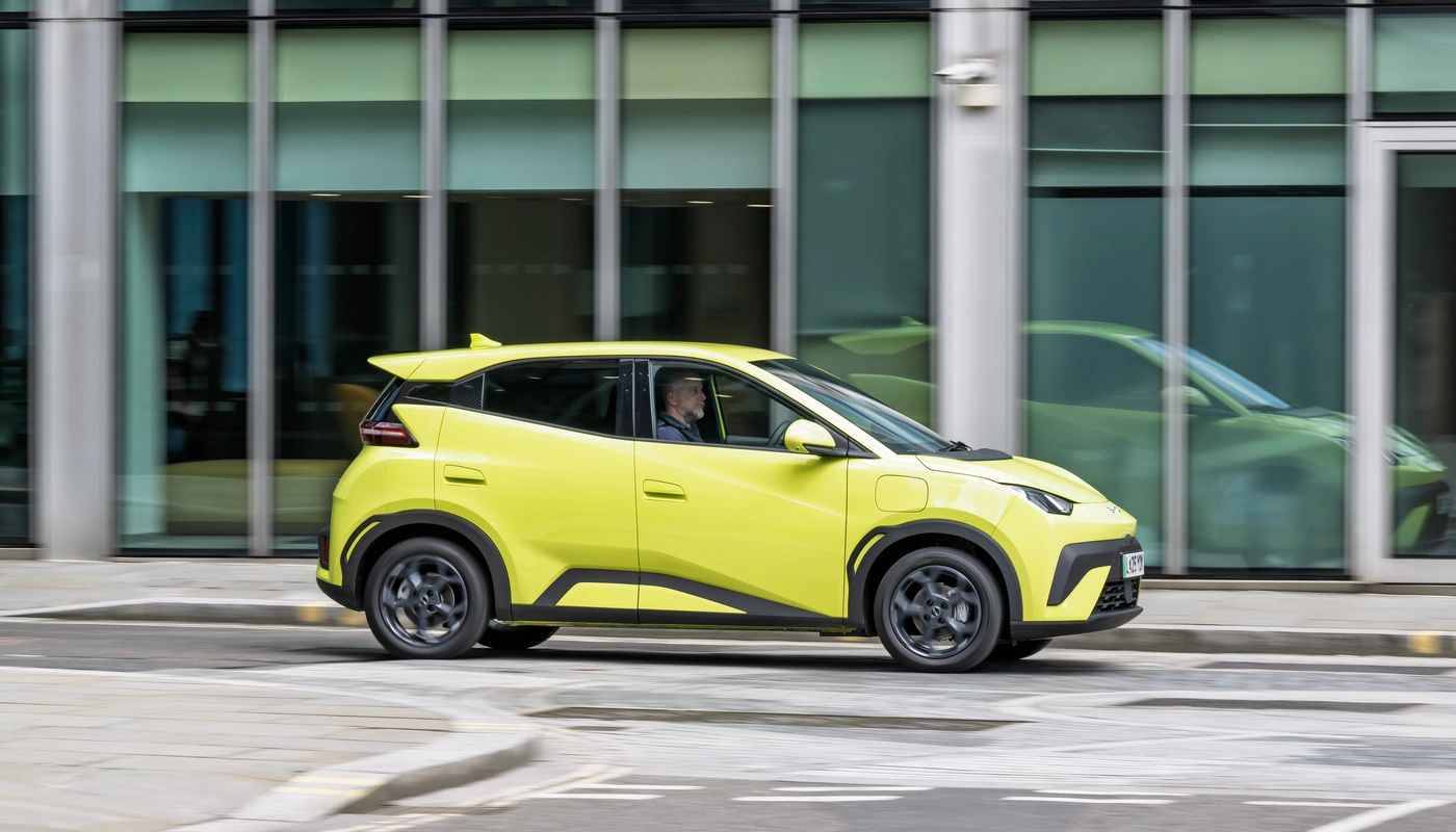 Byd Dolphin Surf Boost - Contexto Conduciendo Exterior Lateral Derecha