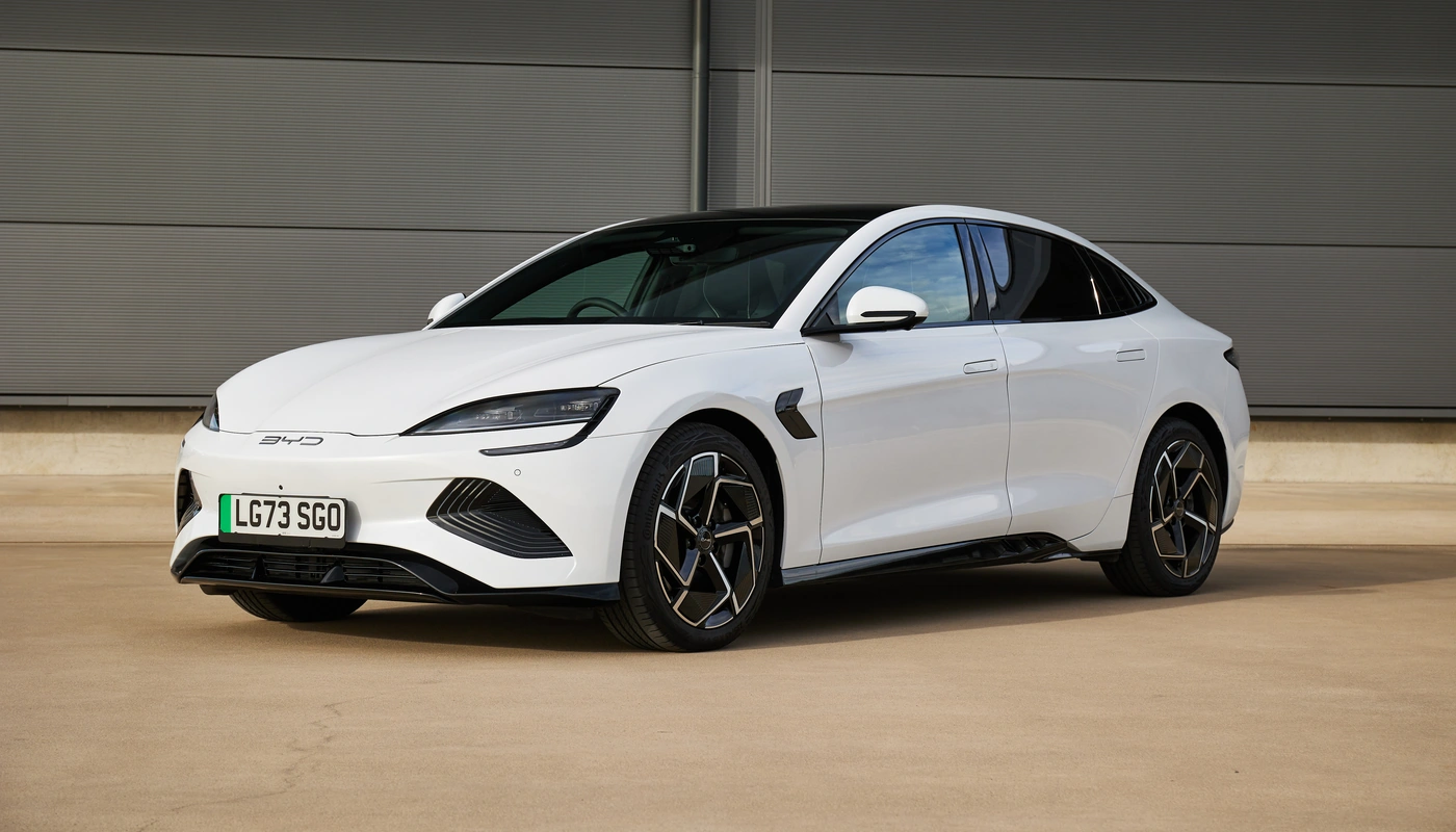 Byd Seal Comfort - Contexto Entorno Real Contexto Aparcado Exterior Frontal Izquierda