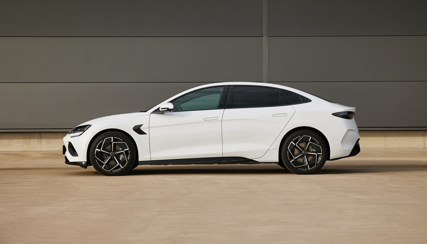 Byd Seal Comfort - Contexto Entorno Real Contexto Aparcado Exterior Lateral Izquierda