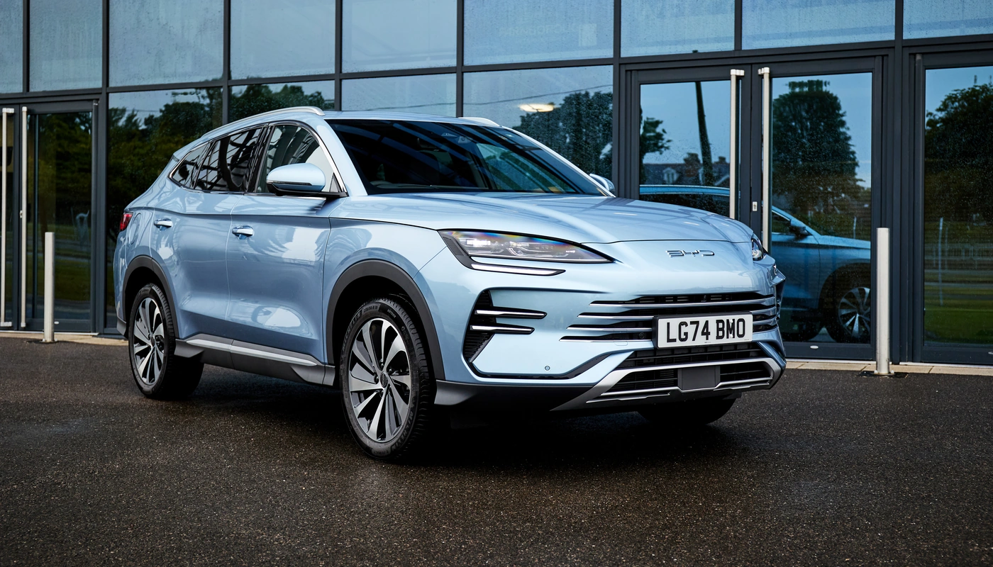 Byd Seal U Comfort - Contexto Entorno Real Contexto Aparcado Exterior Frontal Derecha