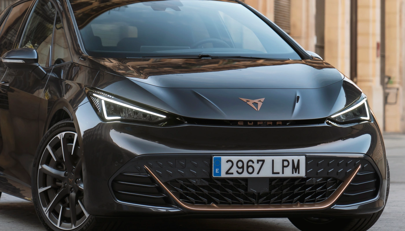 Cupra Born E Boost - Contexto Entorno Real Contexto Aparcado Exterior Frontal