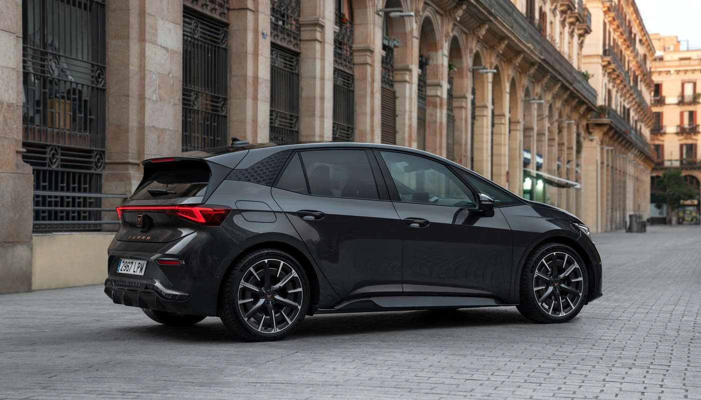 Cupra Born E Boost - Contexto Entorno Real Contexto Aparcado Exterior Lateral Derecha