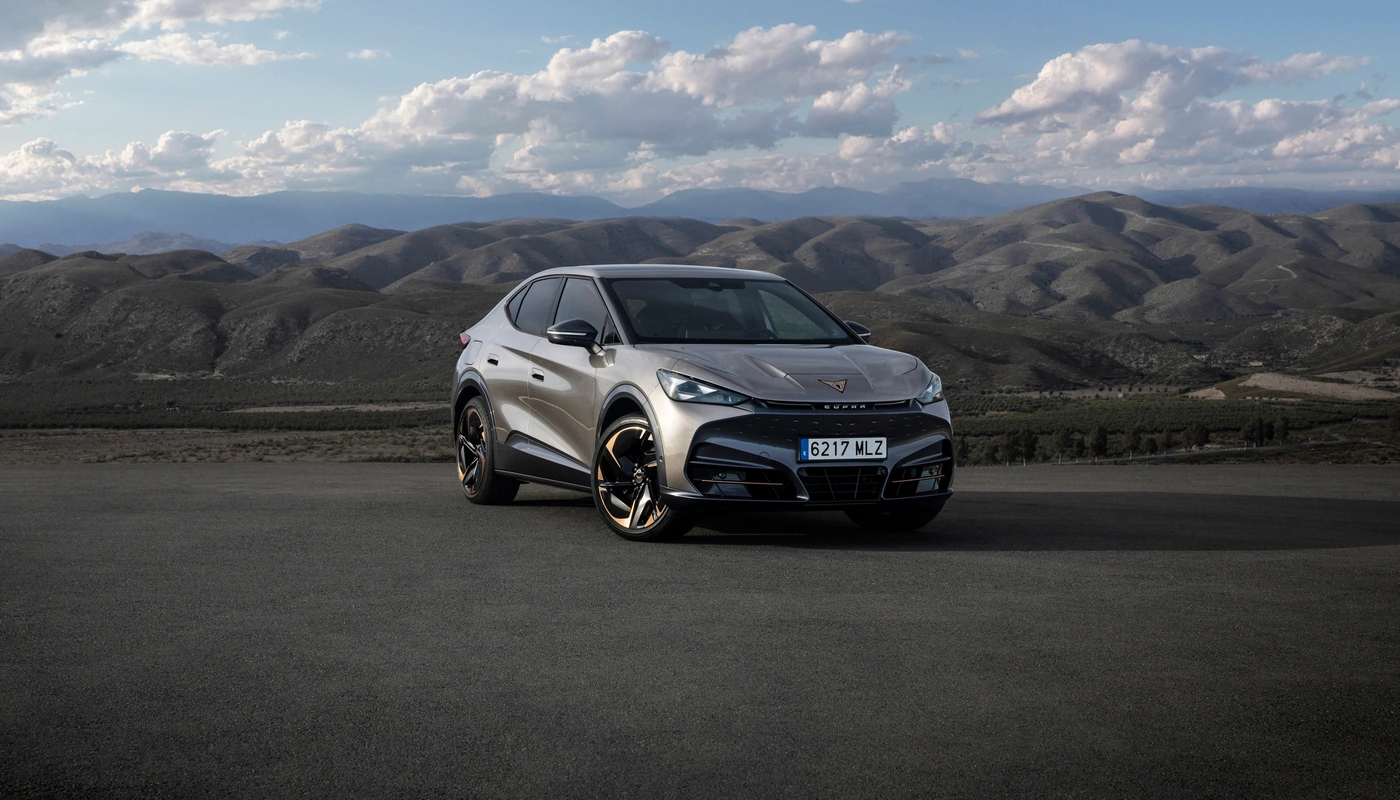 Cupra Tavascan Standard - Contexto Entorno Real Contexto Aparcado Exterior Frontal Derecha