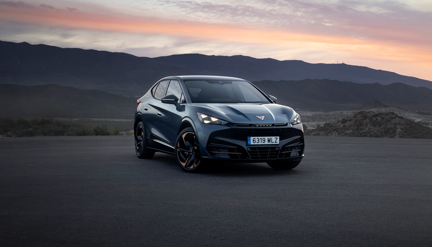 Cupra Tavascan Vz - Contexto Entorno Real Contexto Aparcado Exterior Frontal Derecha