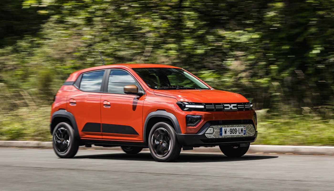 Dacia Spring Extreme - Contexto Entorno Real Contexto Conduciendo Exterior Lateral Derecha