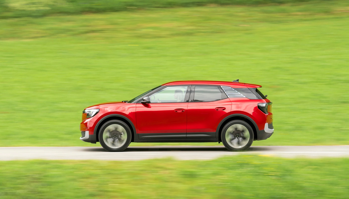 Ford Explorer Select - Contexto Entorno Real Contexto Conduciendo Exterior Lateral Izquierda