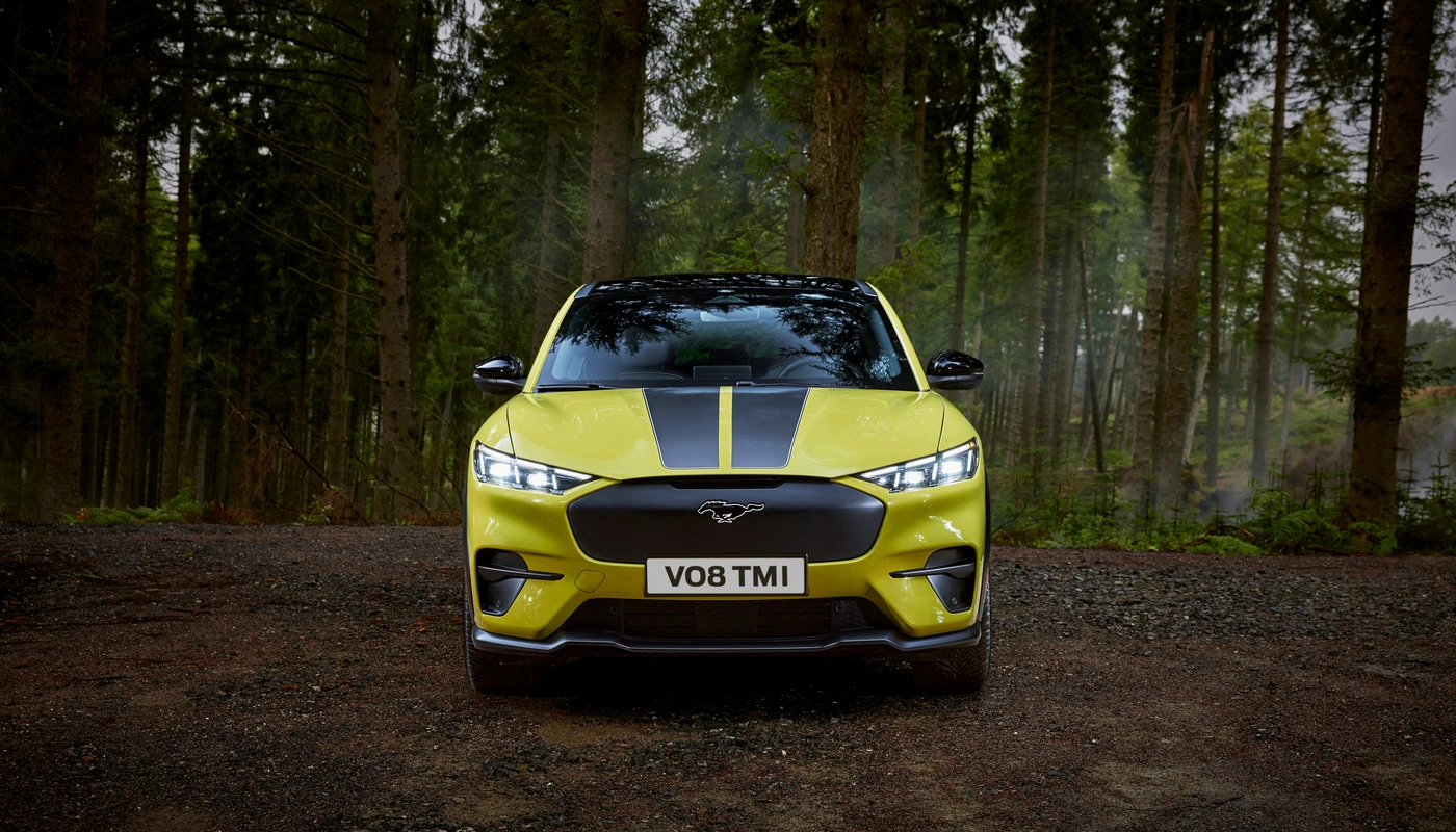 Ford Mustang Mach E Rally - Contexto Entorno Real Contexto Aparcado Exterior Frontal