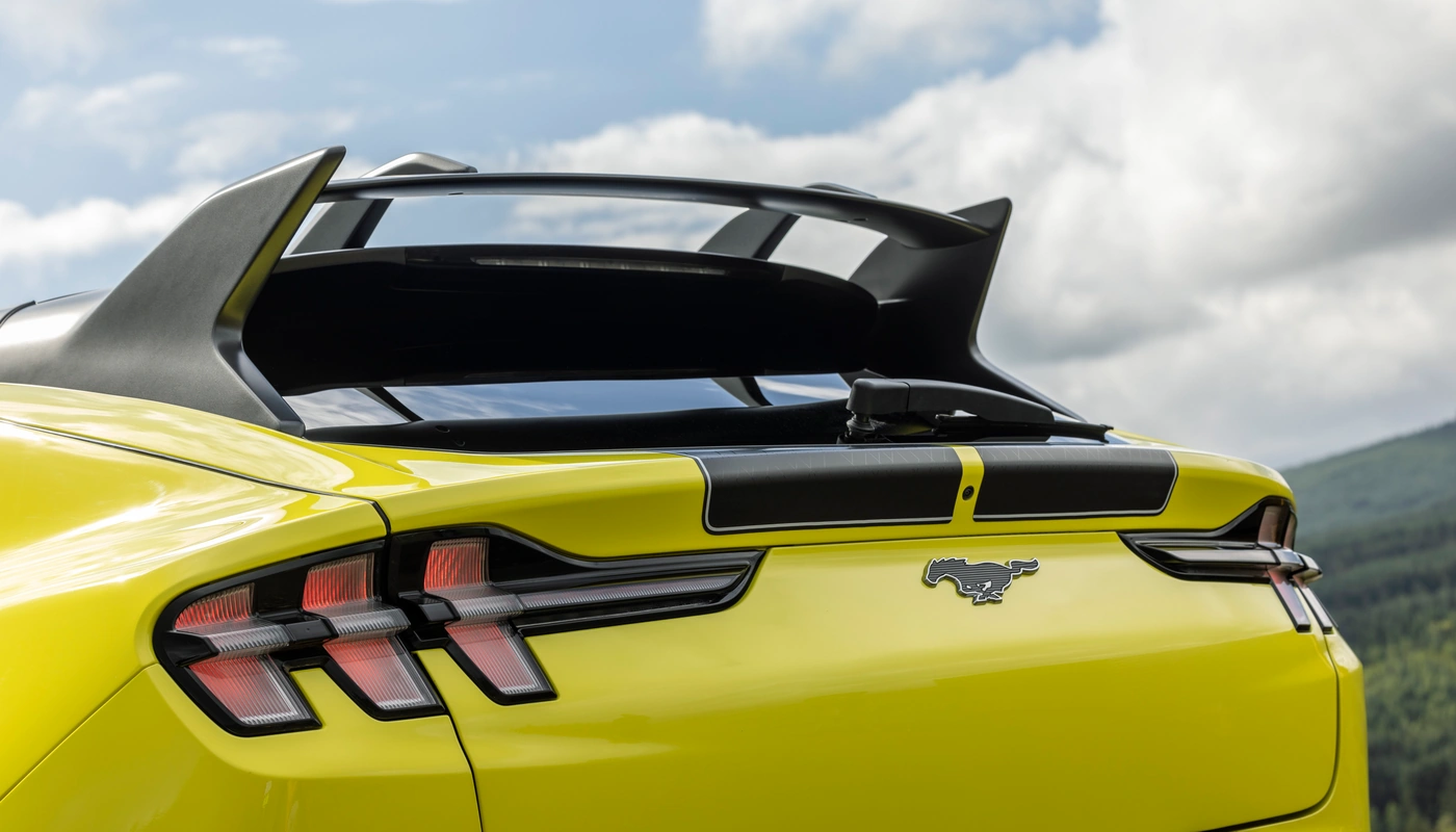 Ford Mustang Mach E Rally - Exterior Trasera Exterior Detalle