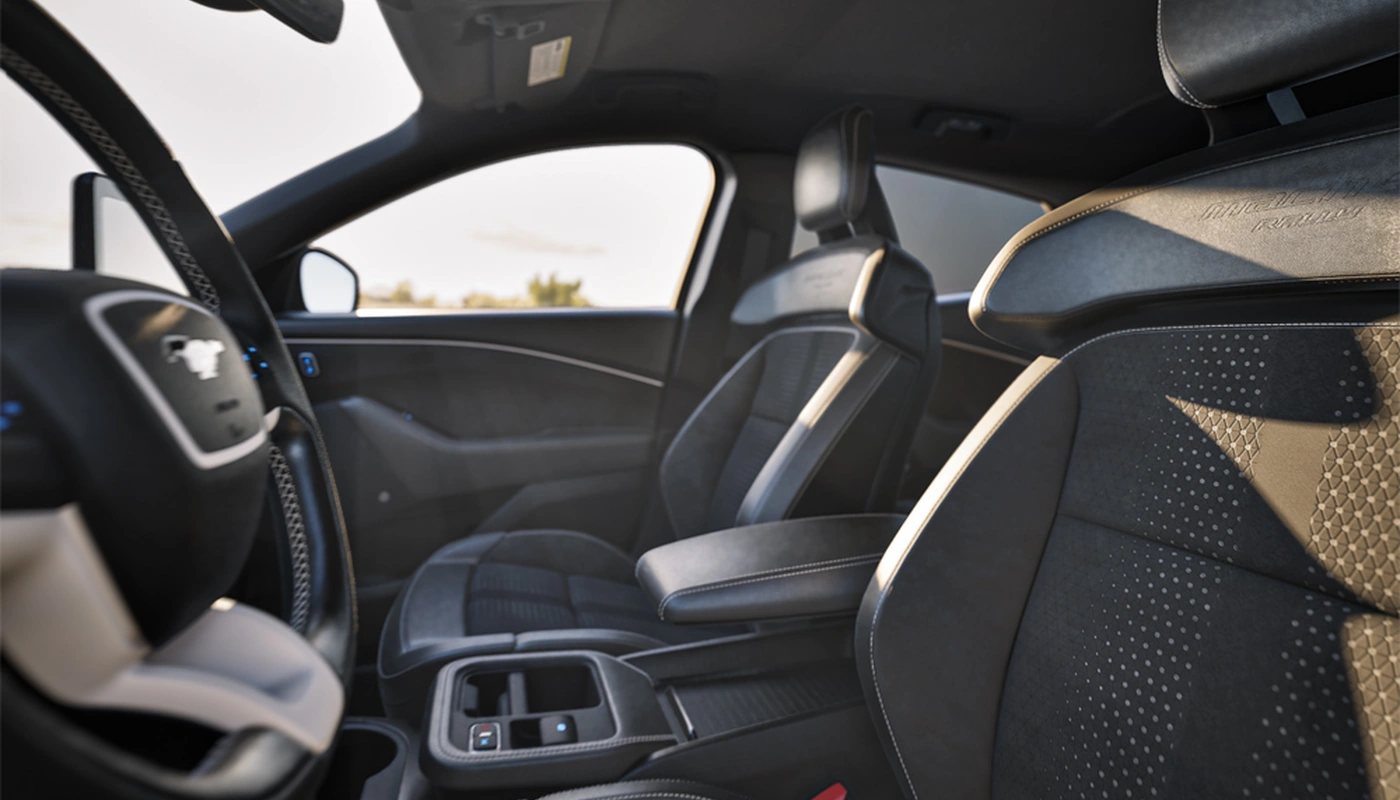 Ford Mustang Mach E Rally - Interior Asientos Delanteros