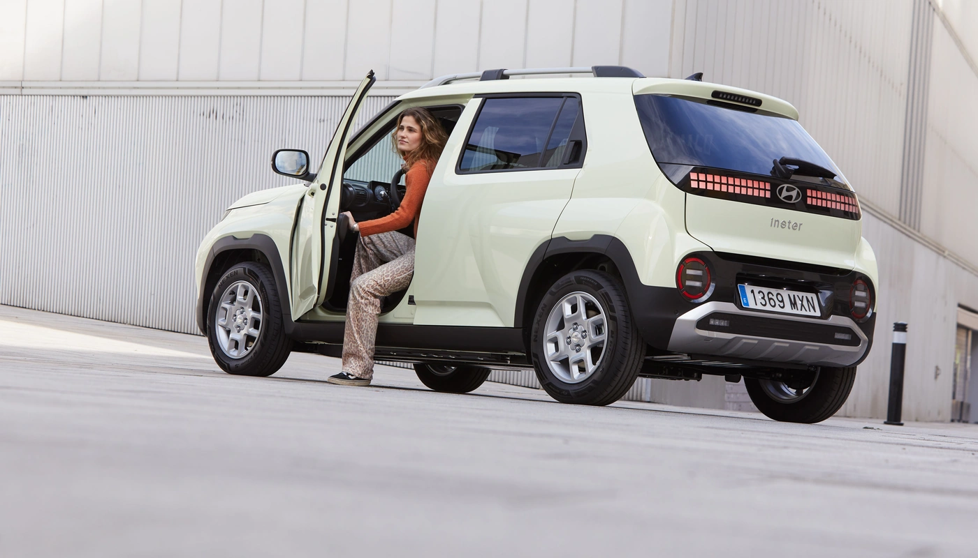 Hyundai Inster Maxx - Contexto Entorno Real Contexto Aparcado Exterior Lateral Izquierda