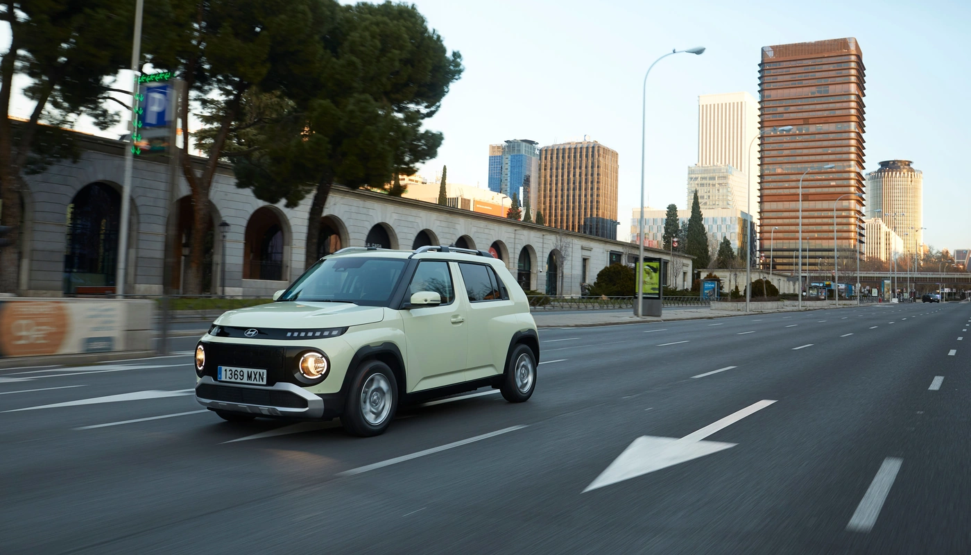 Hyundai Inster Maxx - Contexto Entorno Real Contexto Conduciendo Exterior Frontal Izquierda