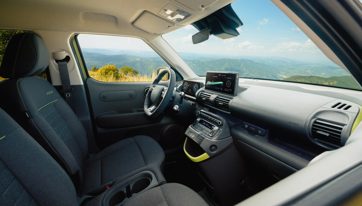 Hyundai Inster Maxx Cross - Interior Asientos Delanteros Interior Pantalla Central Interior Volante