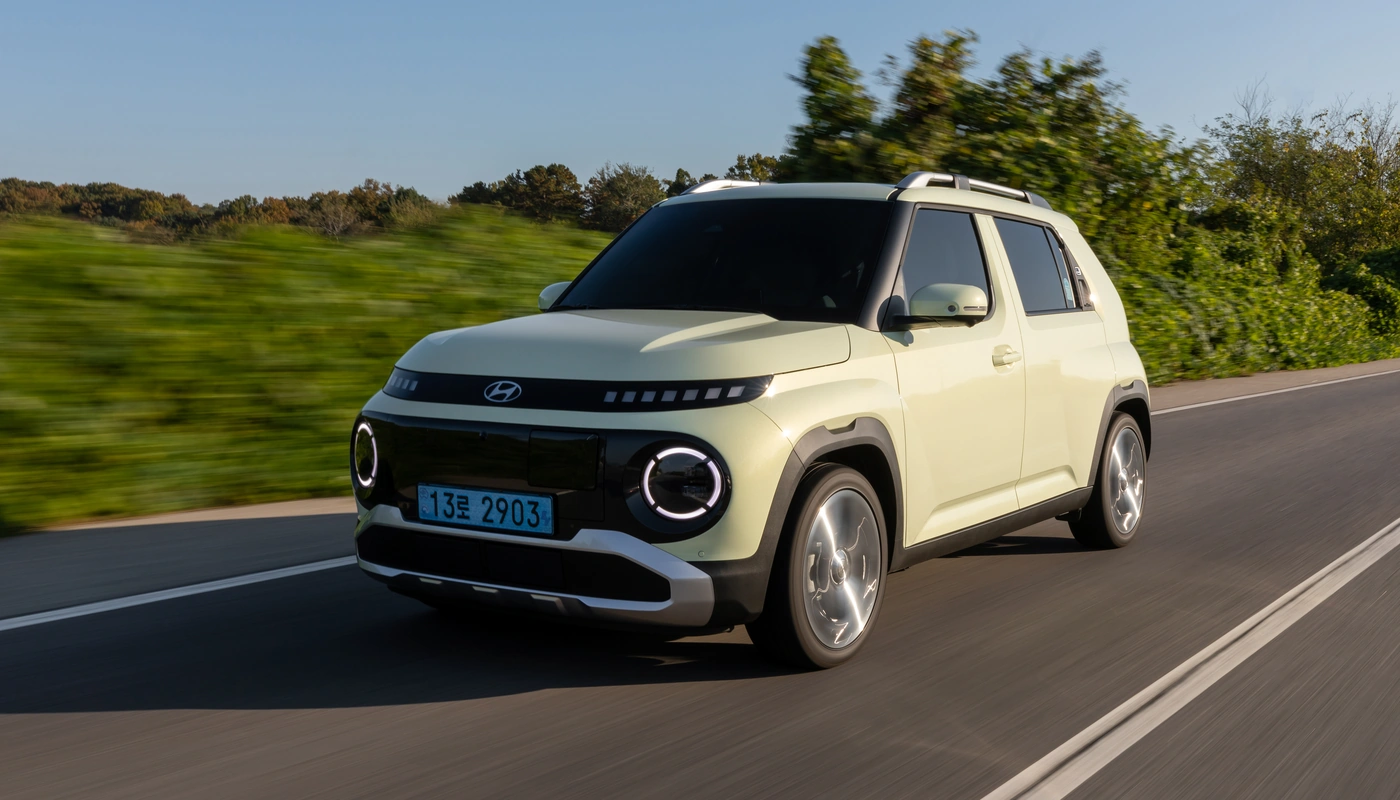 Hyundai Inster Tecno - Contexto Entorno Real Contexto Conduciendo Exterior Frontal Izquierda