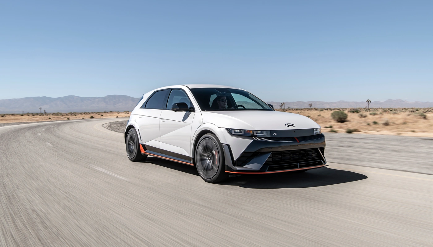 Hyundai Ioniq 5 N - Contexto Entorno Real Contexto Conduciendo Exterior Frontal Derecha