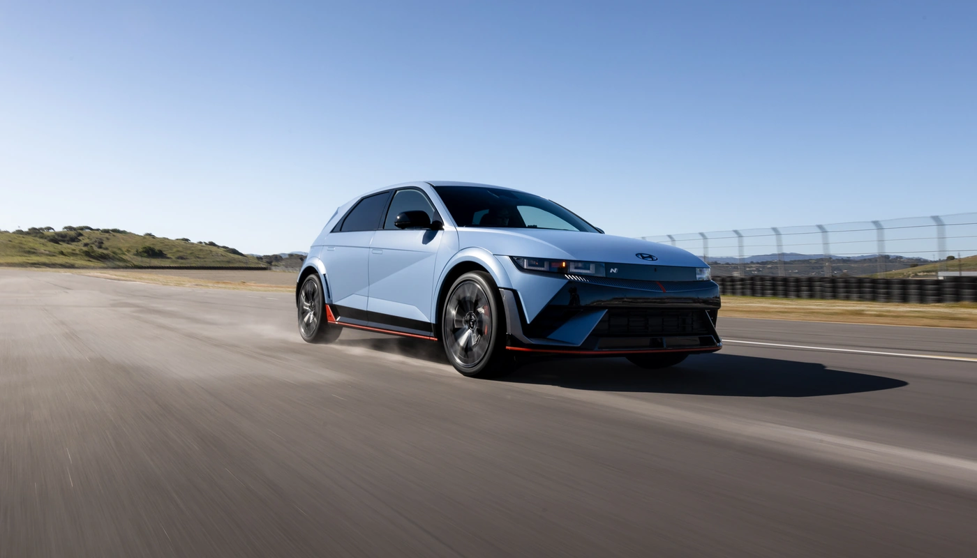 Hyundai Ioniq 5 N - Contexto Entorno Real Contexto Conduciendo Exterior Frontal Derecha