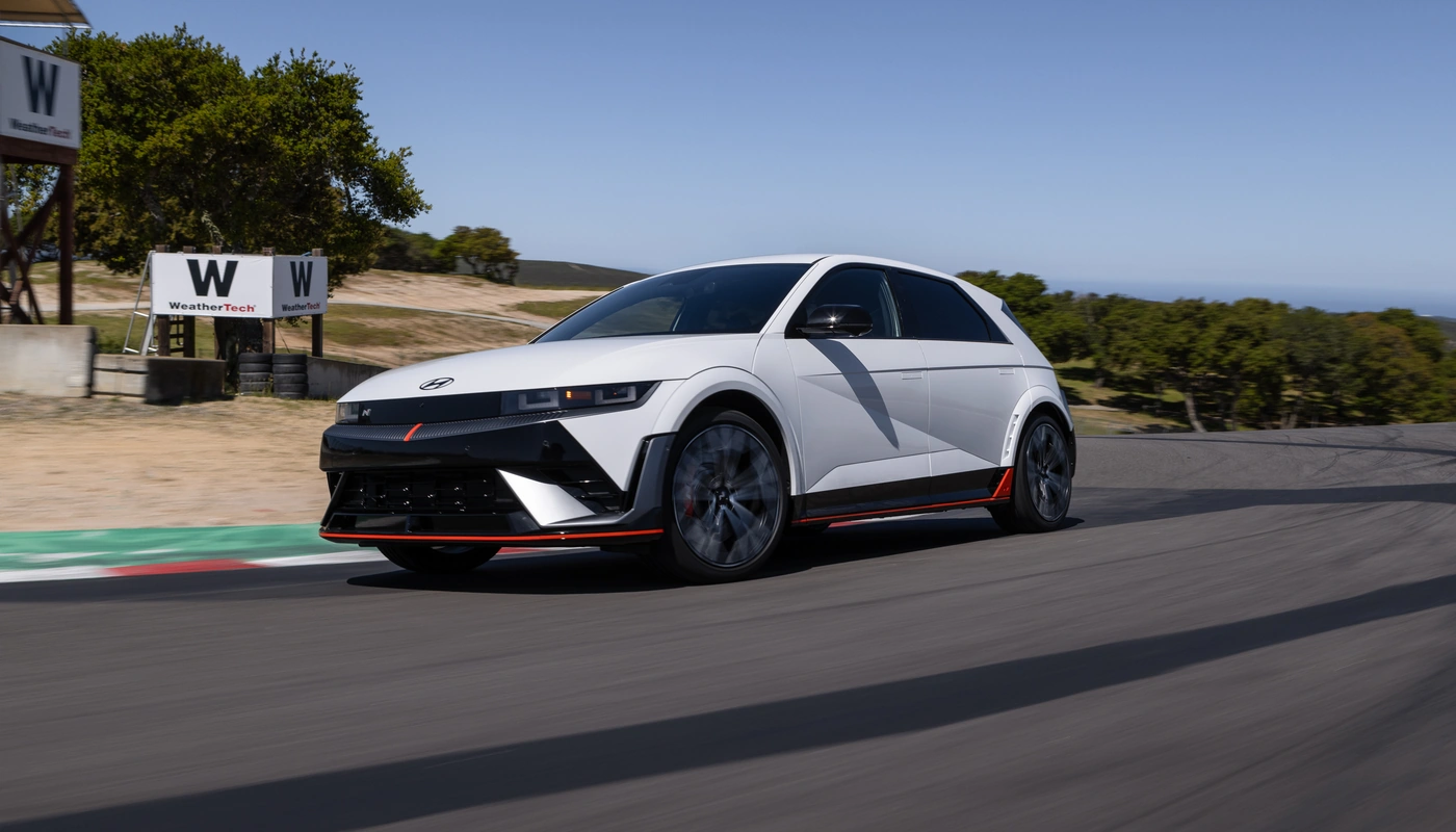 Hyundai Ioniq 5 N - Contexto Entorno Real Contexto Conduciendo Exterior Frontal Izquierda