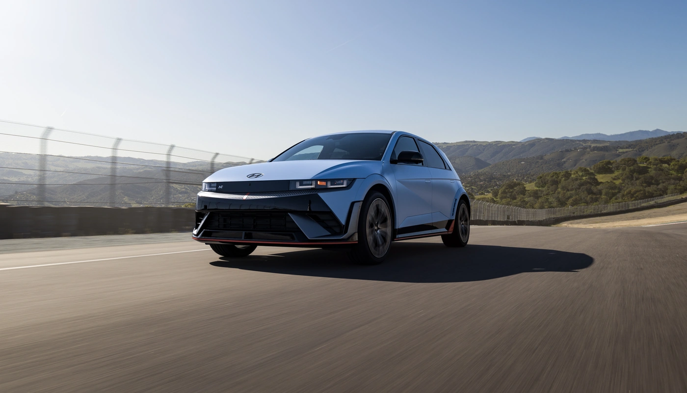 Hyundai Ioniq 5 N - Contexto Entorno Real Contexto Conduciendo Exterior Frontal Izquierda