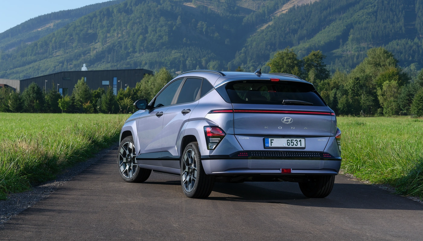 Hyundai Kona Ii Nline - Contexto Entorno Real Contexto Aparcado Exterior Lateral Derecha