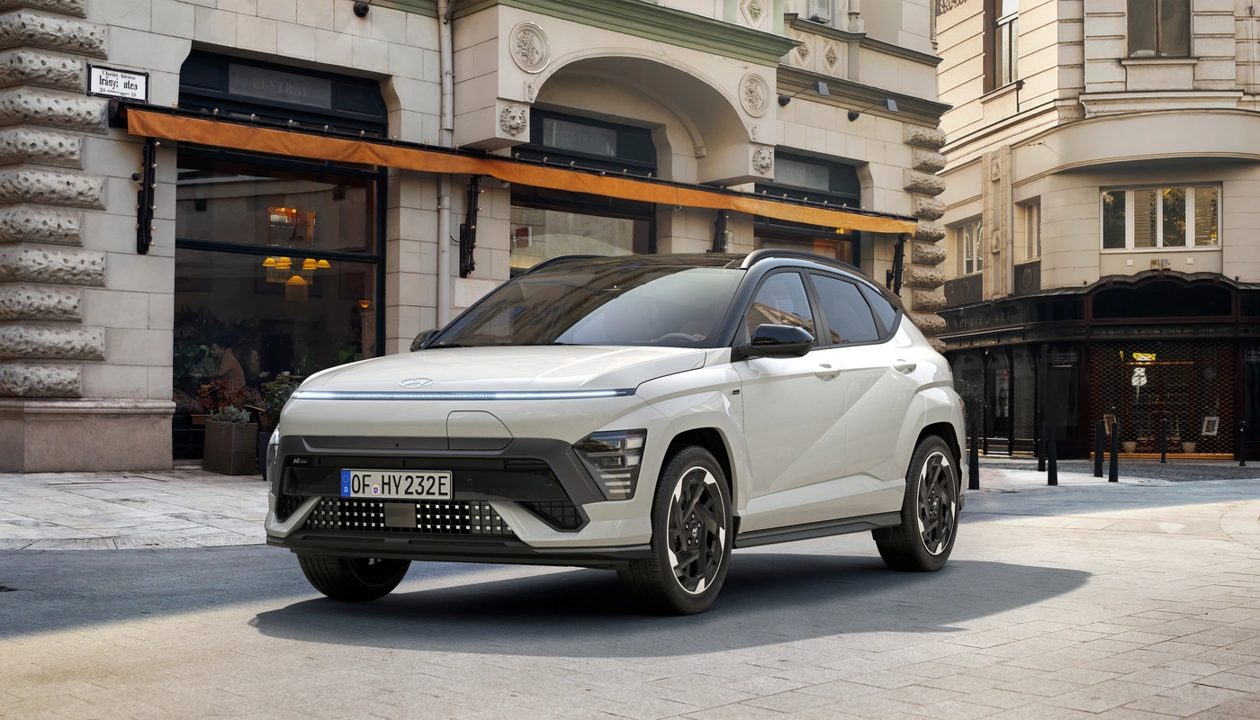Hyundai Kona Ii Nlinestyle 2c - Contexto Entorno Real Contexto Aparcado Exterior Frontal Izquierda