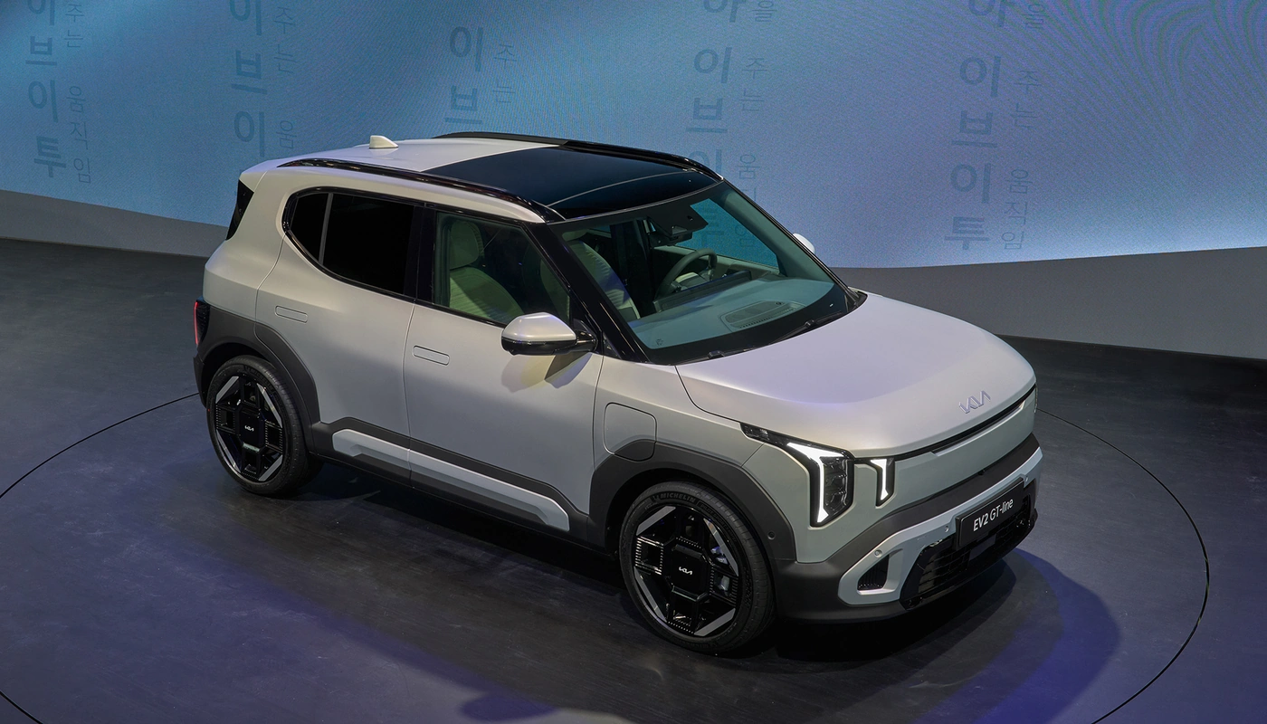Kia Ev2 Earth - Contexto Estudio Contexto Aparcado Exterior Frontal Derecha Exterior Lateral Derecha