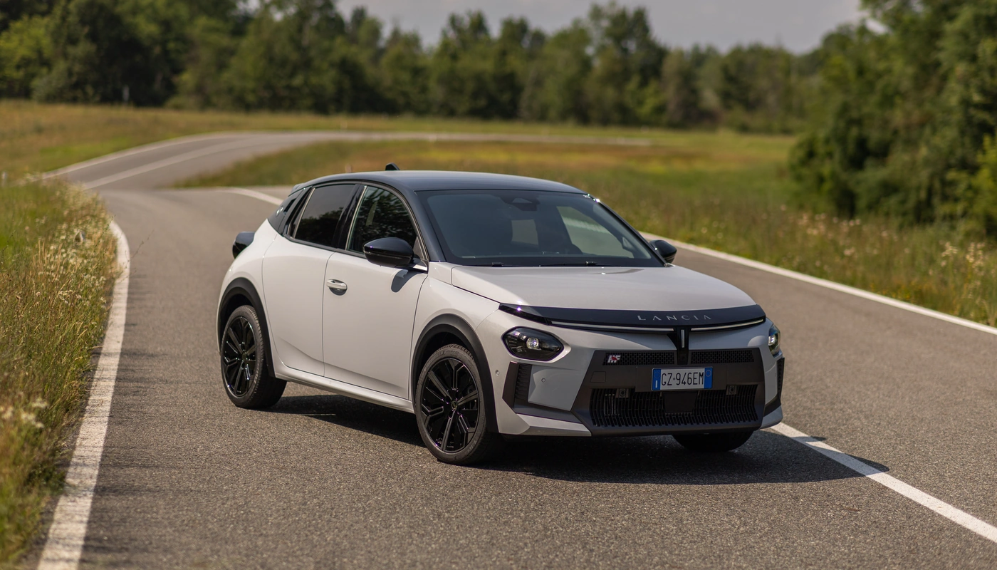 Lancia Ypsilon Hf - Contexto Entorno Real Contexto Aparcado Exterior Frontal Derecha