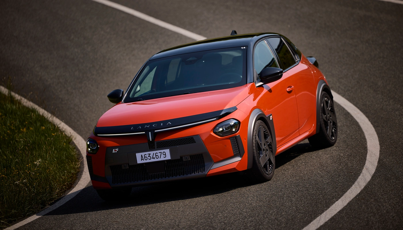 Lancia Ypsilon Hf - Contexto Entorno Real Contexto Aparcado Exterior Frontal Izquierda Exterior Superior