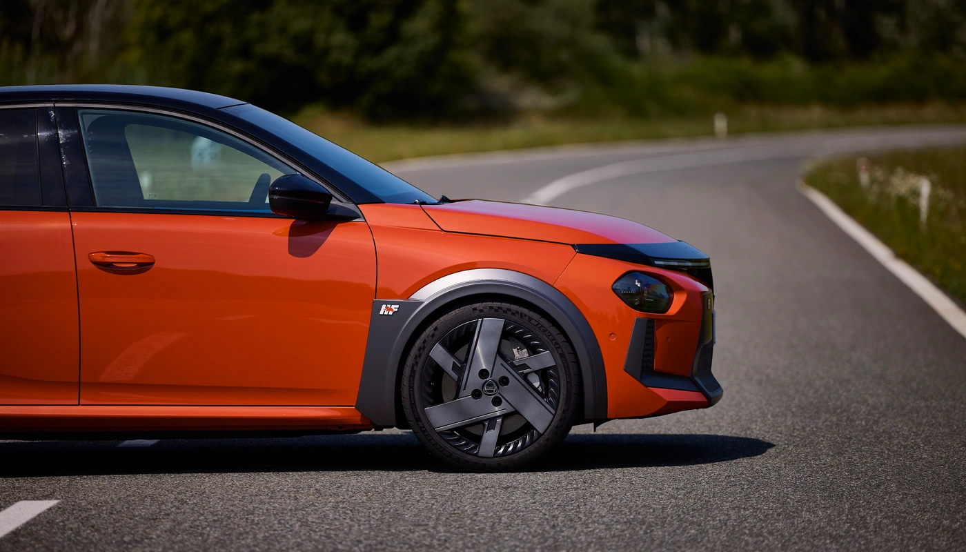 Lancia Ypsilon Hf - Contexto Entorno Real Contexto Aparcado Exterior Lateral Derecha Exterior Detalle