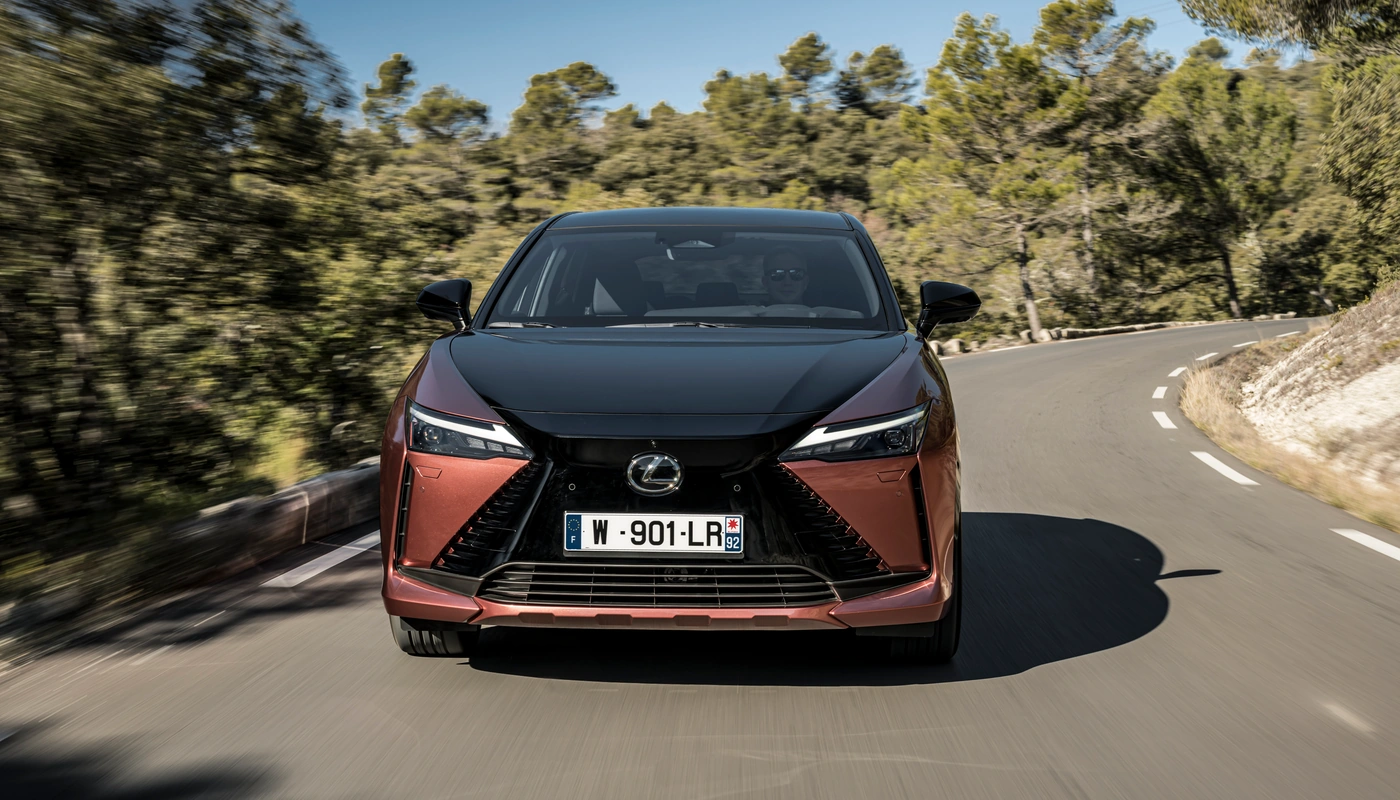 Lexus Rz E Executive - Contexto Entorno Real Contexto Conduciendo Exterior Frontal