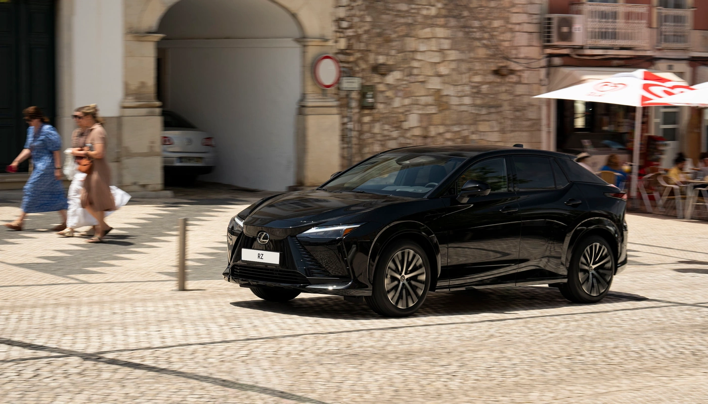 Lexus Rz E Luxury - Contexto Entorno Real Contexto Aparcado Exterior Lateral Izquierda