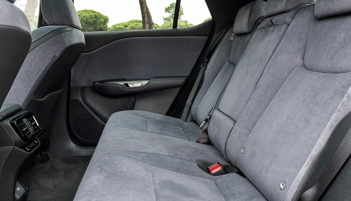 Lexus Rz E Luxury - Interior Asientos Traseros