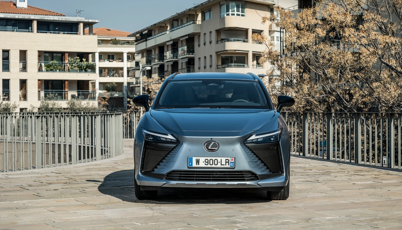 Lexus Rz E Premium Efficiency - Contexto Entorno Real Contexto Aparcado Exterior Frontal